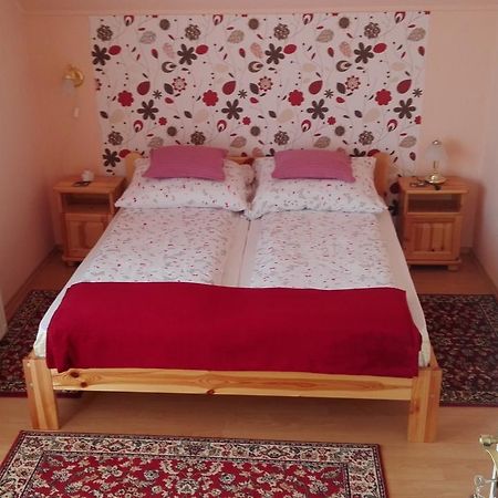 Marina-Buek Apartmanhaz Extérieur photo
