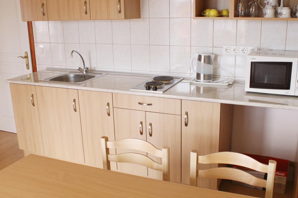 Marina-Buek Apartmanhaz Extérieur photo