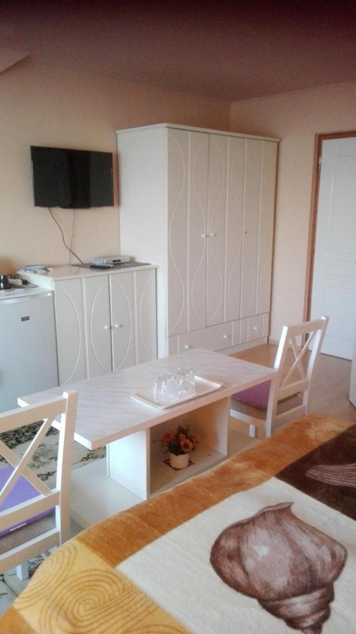 Marina-Buek Apartmanhaz Extérieur photo